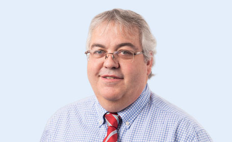 Portrait of Dr James Taylor , Consultant Rheumatologist