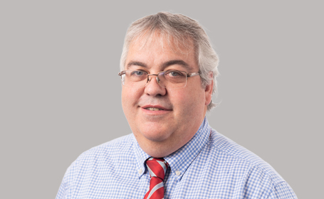 Portrait of Dr James Taylor , Consultant Rheumatologist