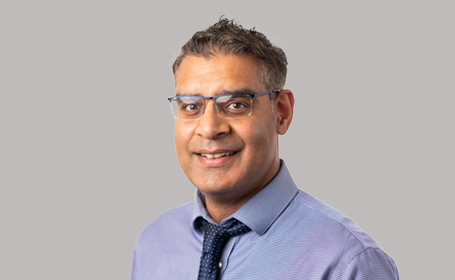 Portrait of Mr Gurbinder Nandhara , Orthopaedic Consultant