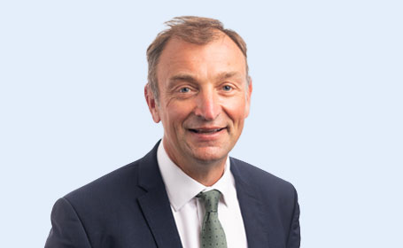 Portrait of Robert Hicks , Consultant General & Vascular Surgeon