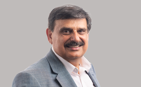 Portrait of Professor Amjad Shad , Consultant Neurosurgeon & Spinal Surgeon