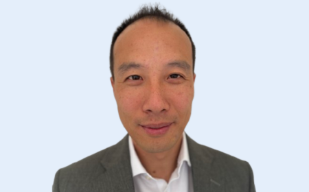 Portrait of Mr Rui Zhou , Consultant Orthopaedic Hand Surgeon 