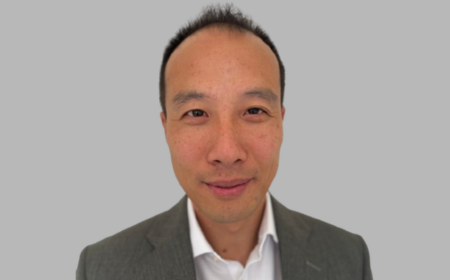 Portrait of Mr Rui Zhou , Consultant Orthopaedic Hand Surgeon 