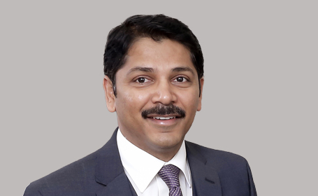 Portrait of Mr Vivek Nama , Consultant Gynaecologist, Sub Specialist in Gyn.Oncology