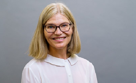 Portrait of Vigdis Thorisdottir , Consultant Orthopaedic Surgeon