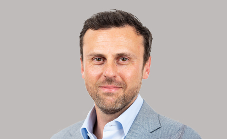 Portrait of Mr Will Sarakbi , Consultant Oncoplastic Breast Surgeon