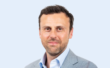 Portrait of Mr Will Sarakbi , Consultant Oncoplastic Breast Surgeon
