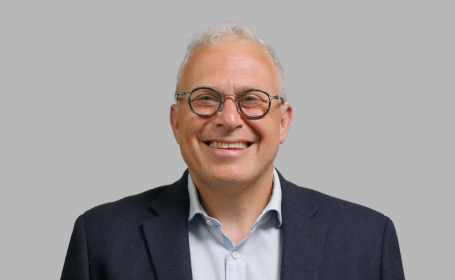 Portrait of Mr Nicholas Savva , Consultant Orthopaedic & Trauma Surgeon