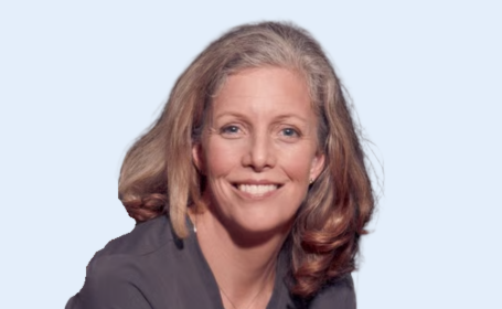 Portrait of Dr Stephanie Arnold , Consultant Dermatologist