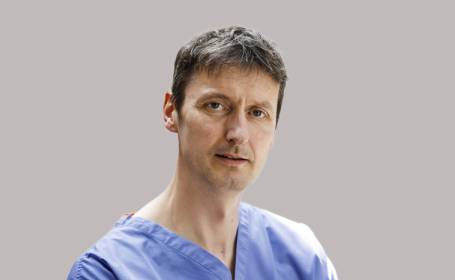 Portrait of Mr Serryth Colbert , Consultant Maxillofacial and Aesthetic Facial Cosmetic Surgeon