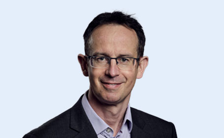 Portrait of Dr Julian Boullin , Consultant Cardiologist & Electrophysiologist