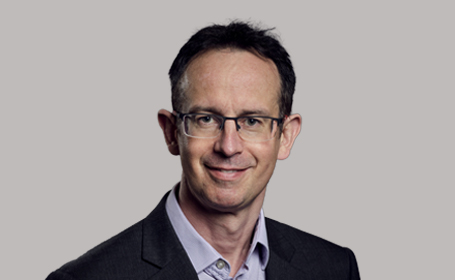 Portrait of Dr Julian Boullin , Consultant Cardiologist & Electrophysiologist