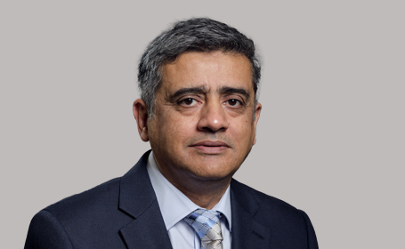 Portrait of Mr Usama Faridi , Consultant Ophthalmologist