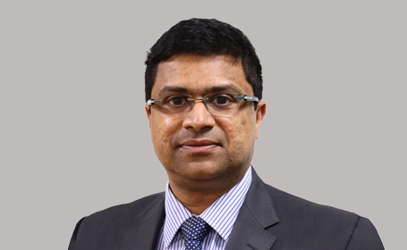 Portrait of Mr Suresh Thomas , Consultant Orthopaedic Surgeon