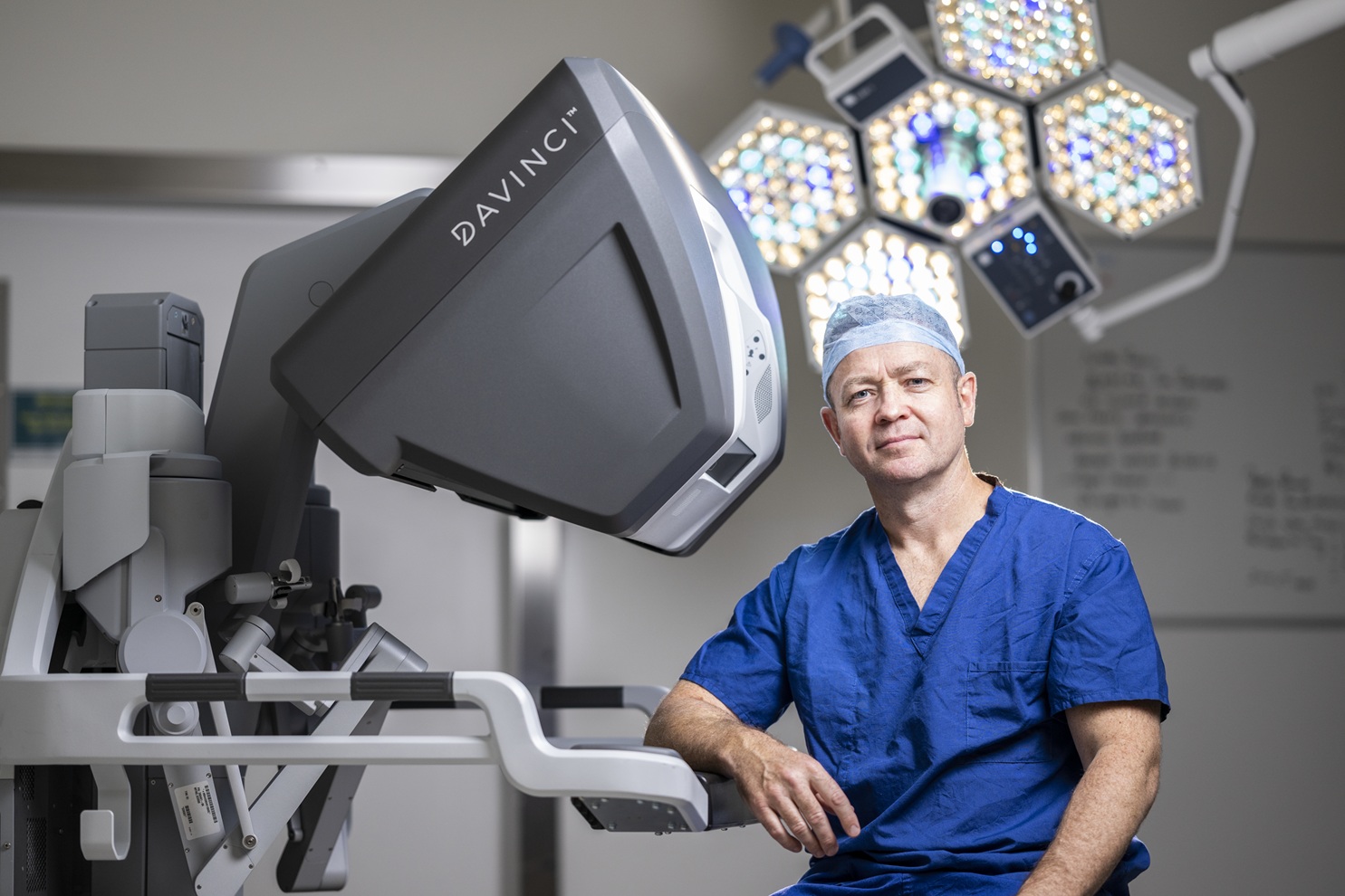 Private hospital staff member with da Vinci robot