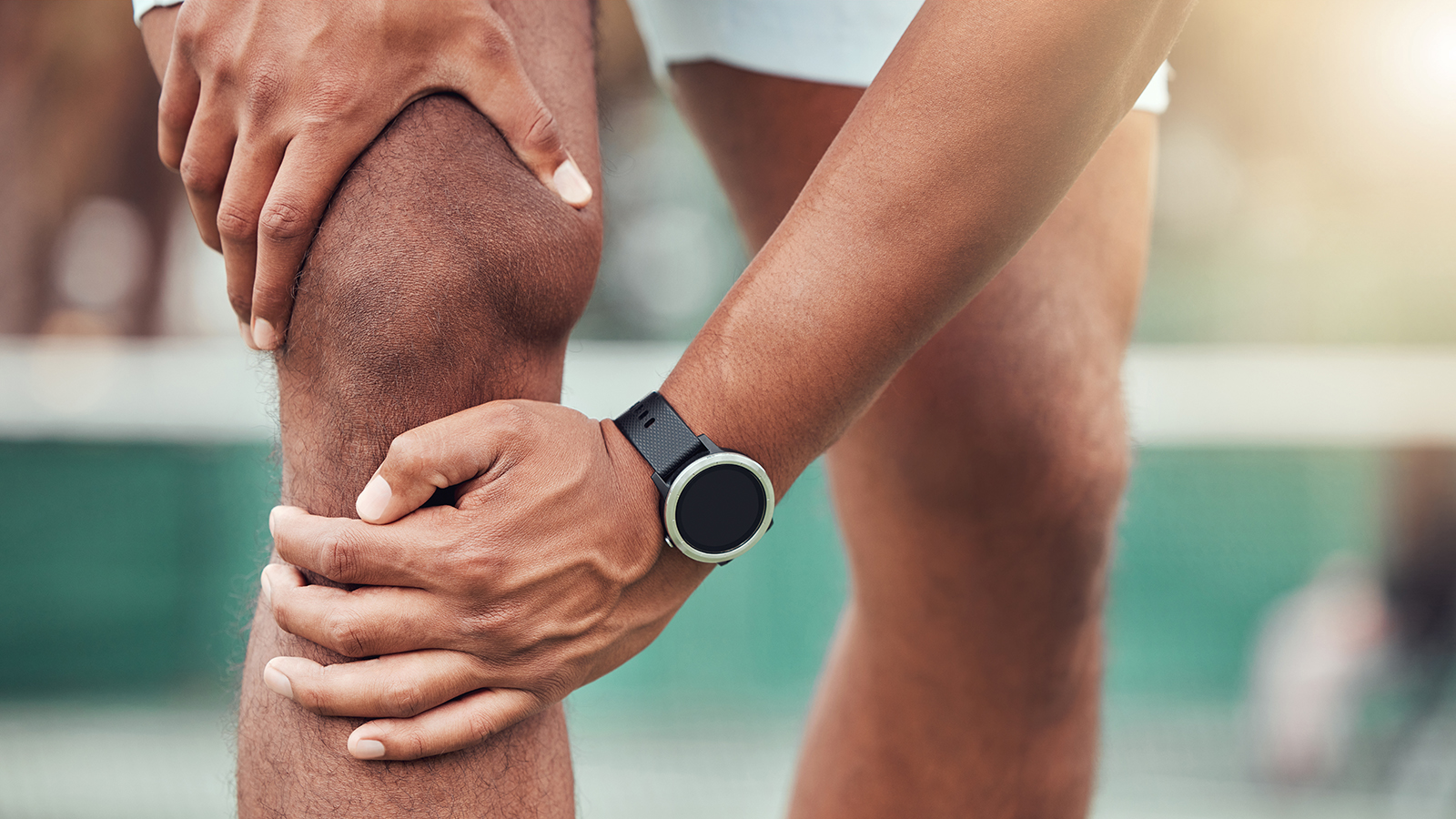 /-/media/circle/spotlights/image-spotlights/in-article-images/common-tennis-related-injuries_3.jpg?rev=bb2e5a6f1e414f6780755123a735cef0&iar=1&mh=255&mw=381&hash=B9DE3C950EBB204A36D1EF2046D3BD24