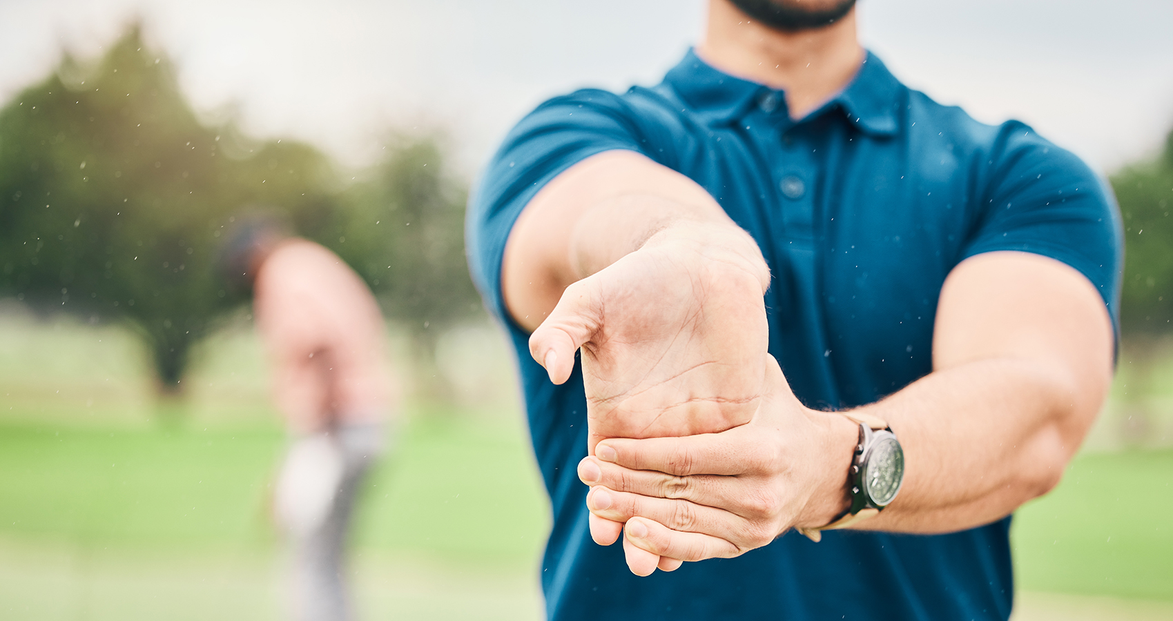 /-/media/circle/spotlights/image-spotlights/in-article-images/how-to-prevent-golf-injuries_3.jpg?rev=b387e58df9764a8fa68a5fe29de510f2&iar=1&mh=255&mw=381&hash=32184847DB506ABA11DF0FA3027DB733