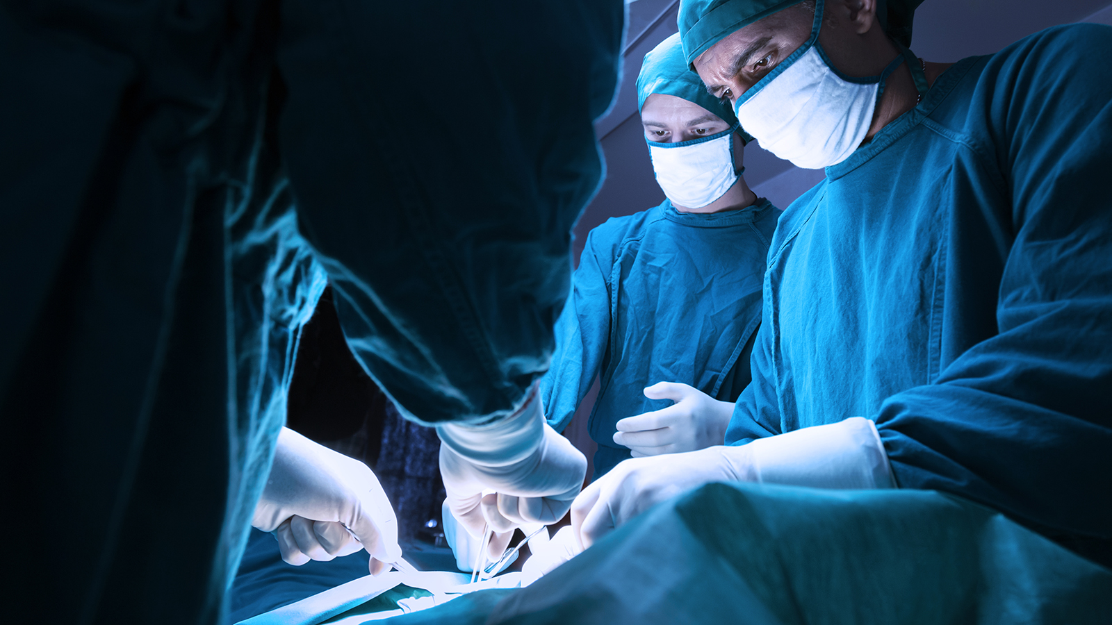 /-/media/circle/spotlights/image-spotlights/in-article-images/spinal-surgery_3.jpg?rev=91f0b83222f94c5f9086fd7ead3482d8&iar=1&mh=255&mw=381&hash=990927DE6A9B045D65896132D04C5C0F