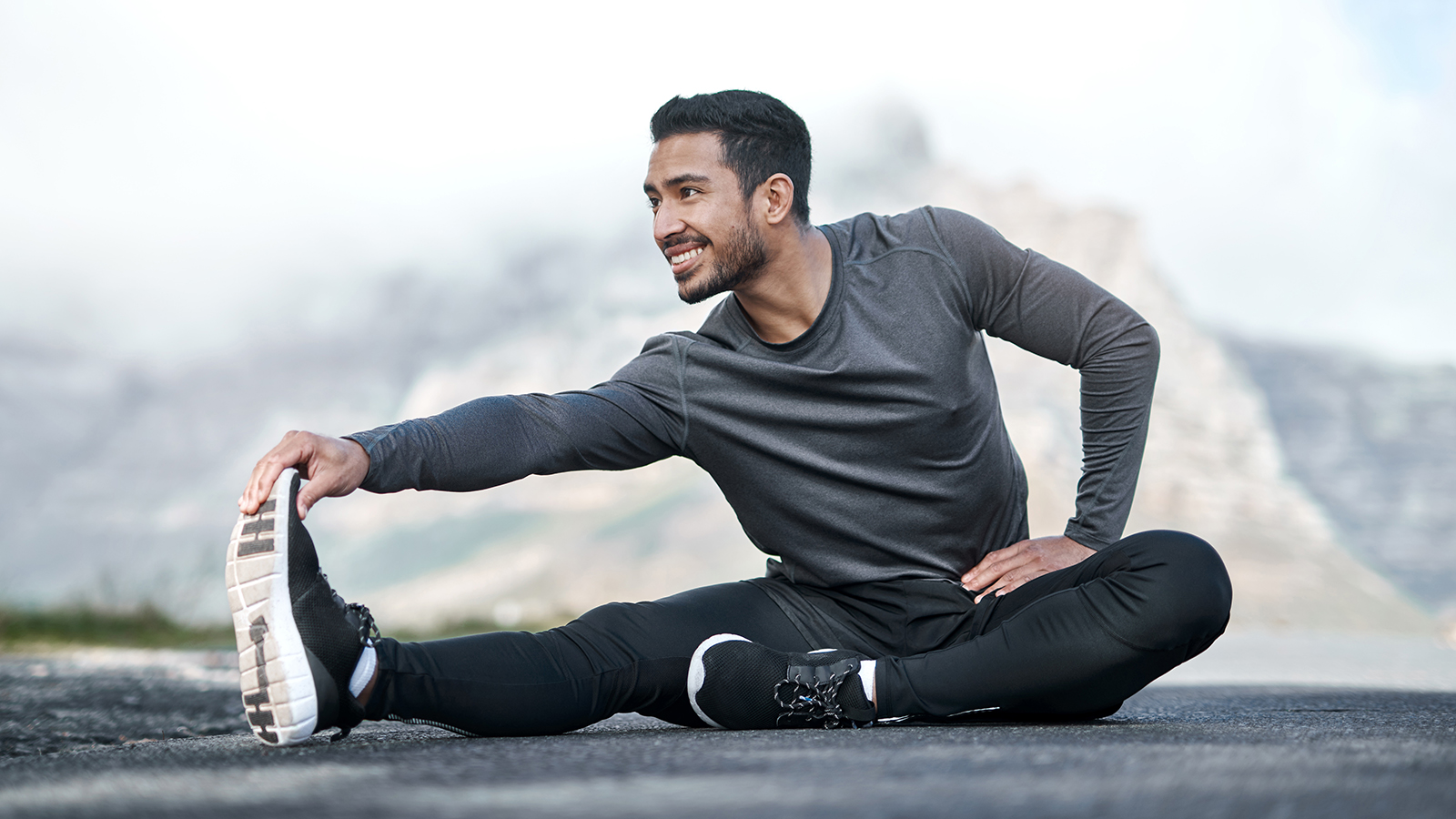/-/media/circle/spotlights/image-spotlights/in-article-images/treating-a-pulled-hamstring_3.jpg?rev=e3cde75ee9184943948a01b4ced7d532&iar=1&mh=255&mw=381&hash=D54561222B95FB29071E1DA305AED62C