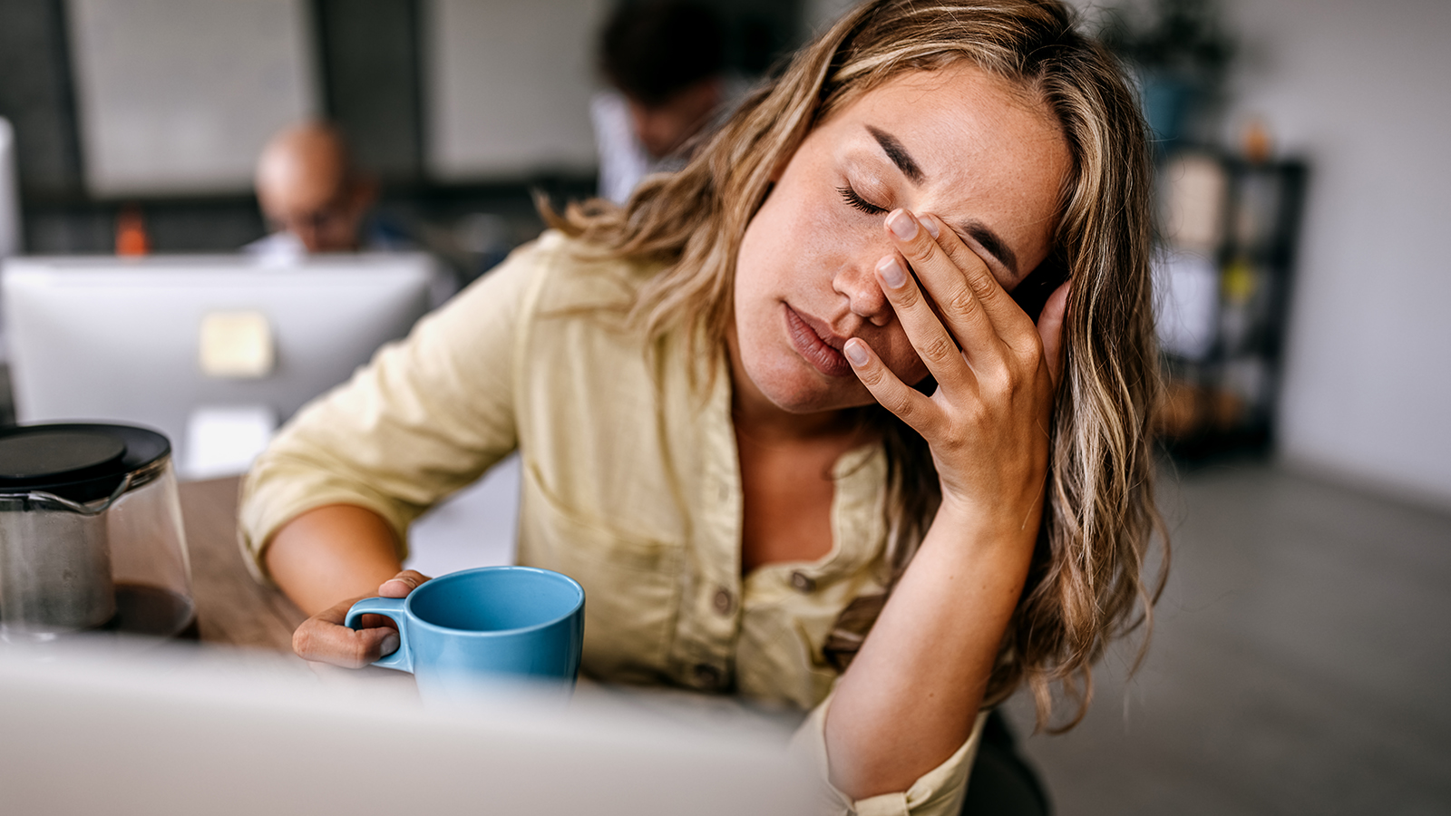 /-/media/circle/spotlights/image-spotlights/in-article-images/why-am-i-so-tired_3.jpg?rev=71658c663d084a17b3a9ba5e9003de18&iar=1&mh=255&mw=381&hash=31D93564CE4181C4069D9A022E8A0ACA