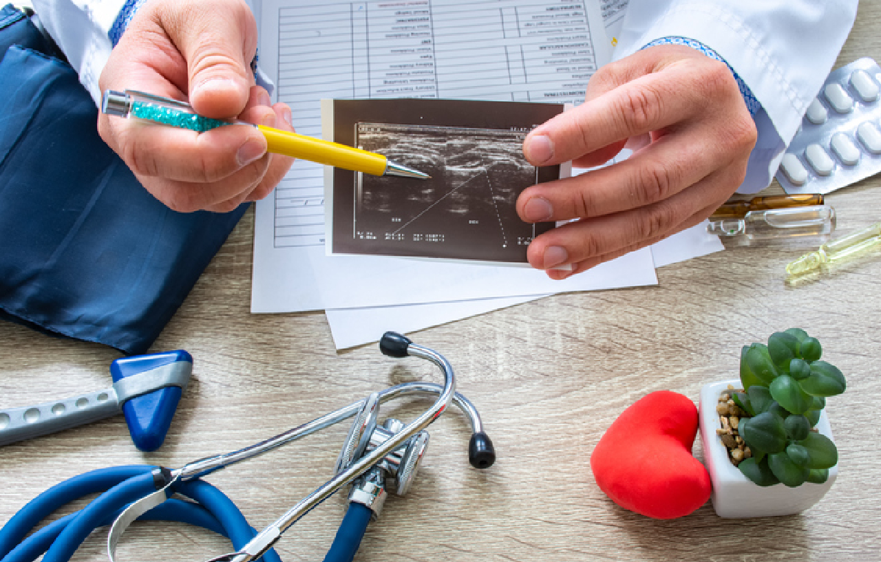 doctor-pointing-at-ultrasound-of-joint